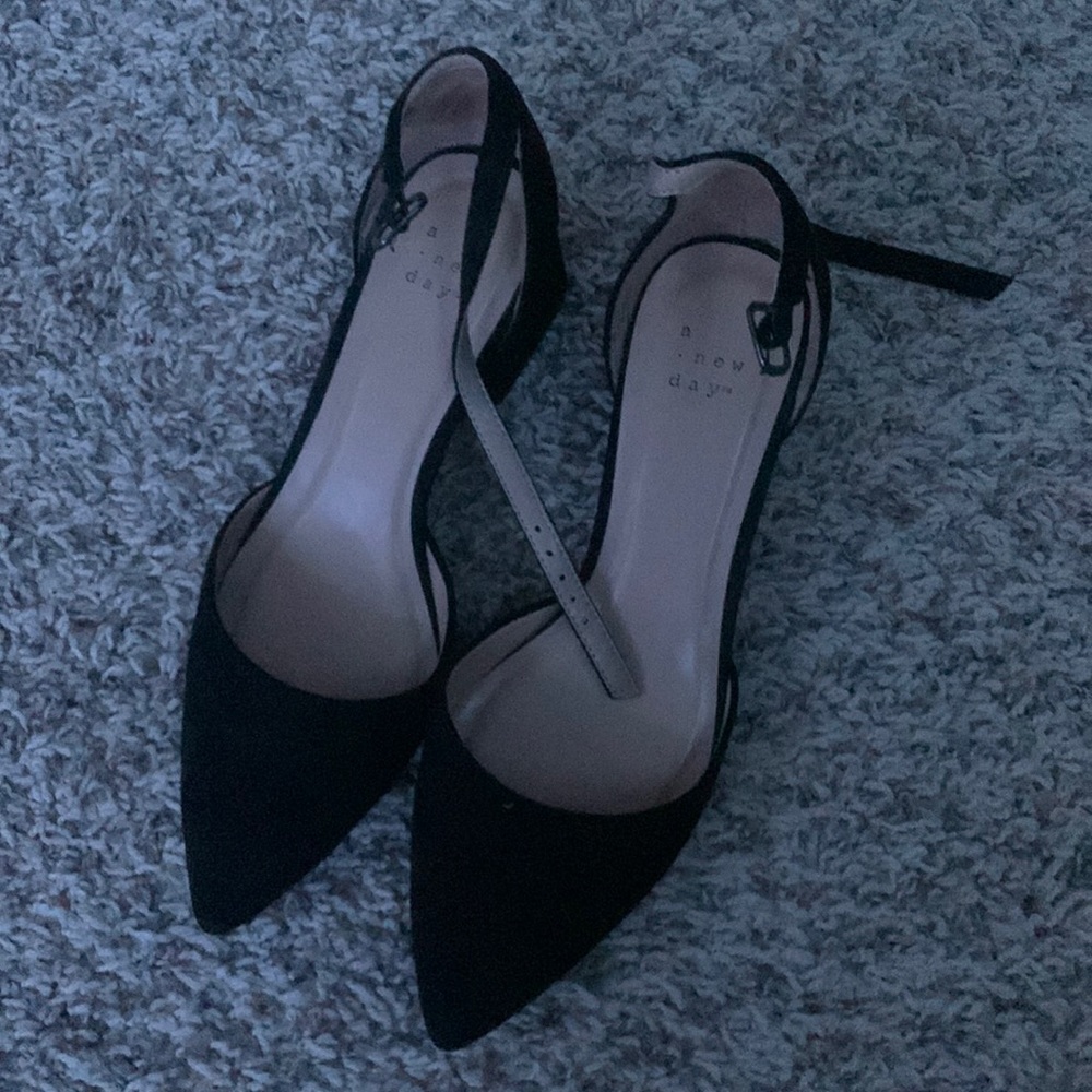 Only worn a few times. Size 7. Black heels.